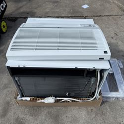 LG 18,000 BTU 230/208V Window Air Conditioner LW1816ER with Remote in White