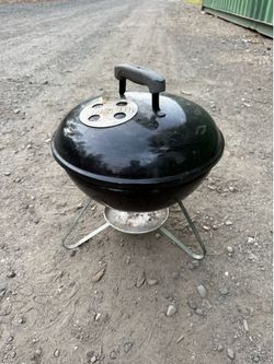 Weber Smokey Joe Charcoal Grill, 14 Inch Portable Charcoal Grill with Handle, Black