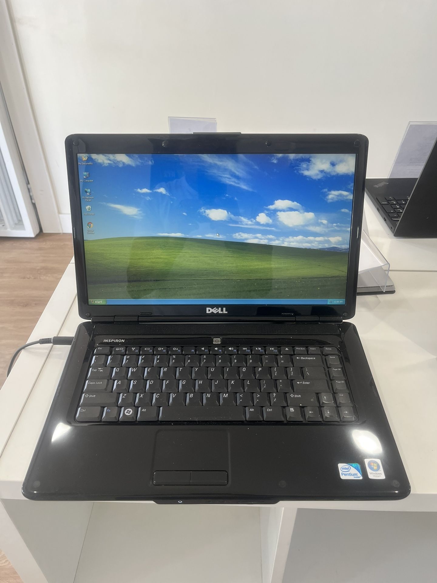 Dell Inspiron 1545, Intel Pentium, 2GB, 160GB Win XP