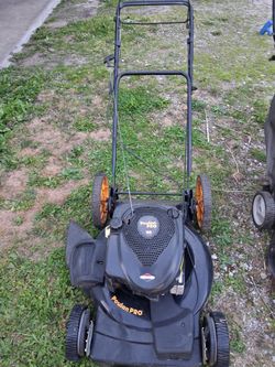 Poulan Pro Self Propelled Lawnmower