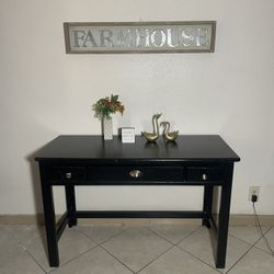 Vintage Console Table / EntryWay