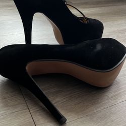 SIZE 11 BLACK PLATFORM HIGH HEELS