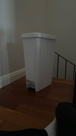 Sterilite White Plastic Trashcan
