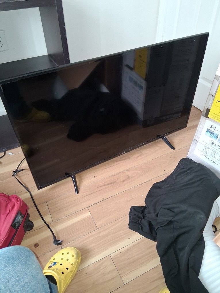 Samnsung 43" TV