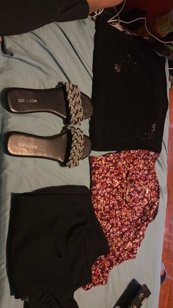 Bundle of 3 shirts sandals