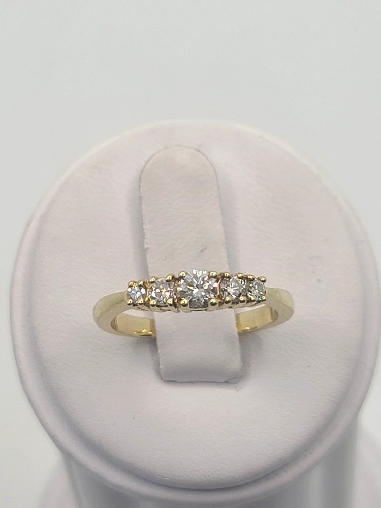 18k Gold 2/3ct VS Diamond Ring