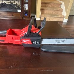 Milwaukee M18 Fuel 16” Chainsaw