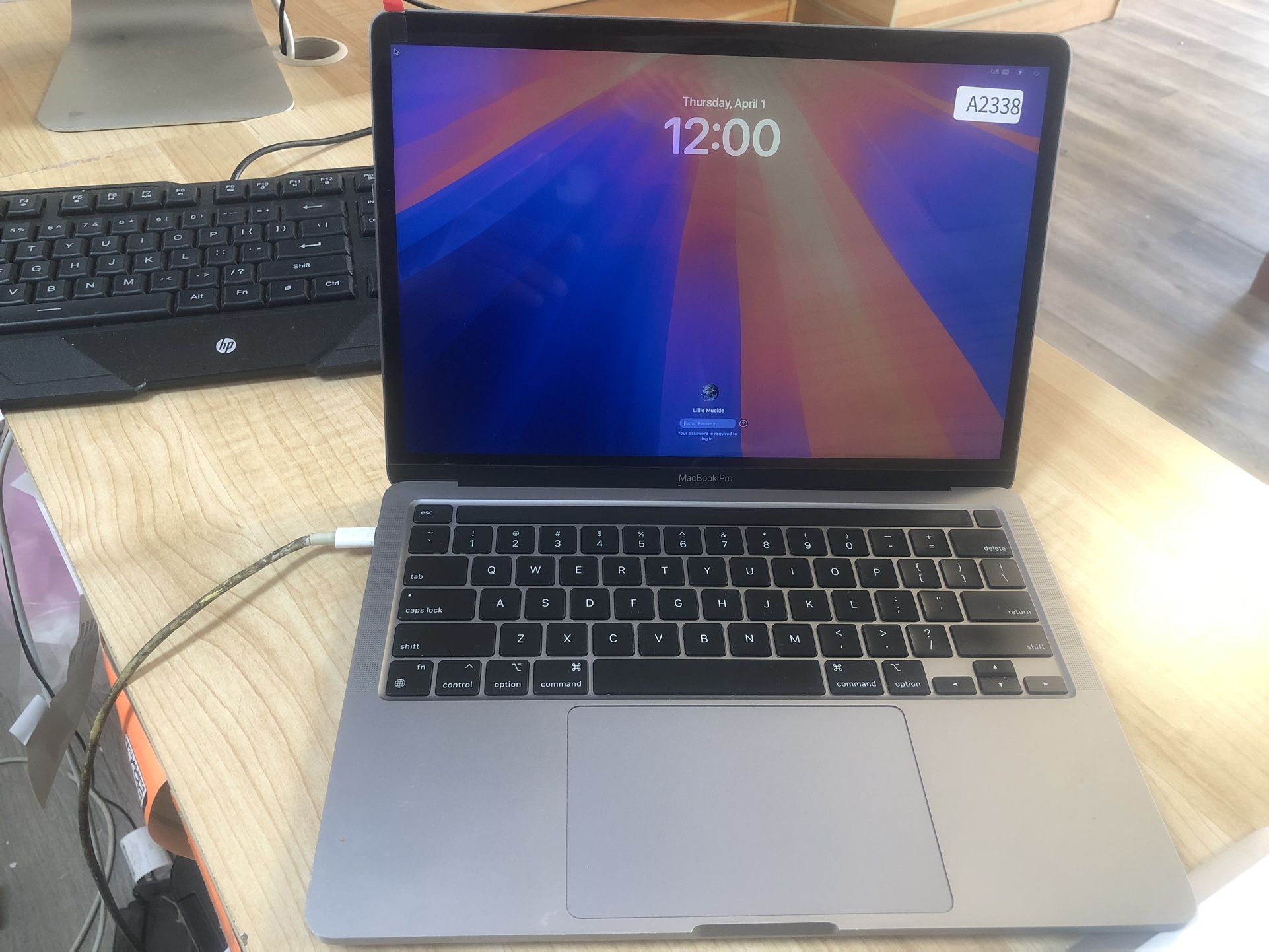 (2020) 13” MACBOOK PRO TOUCHBAR / 1 TB SSD / 16 GB MEMORY/ M1 CHIP