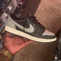 Jordan 1 Low OG SHADOW 