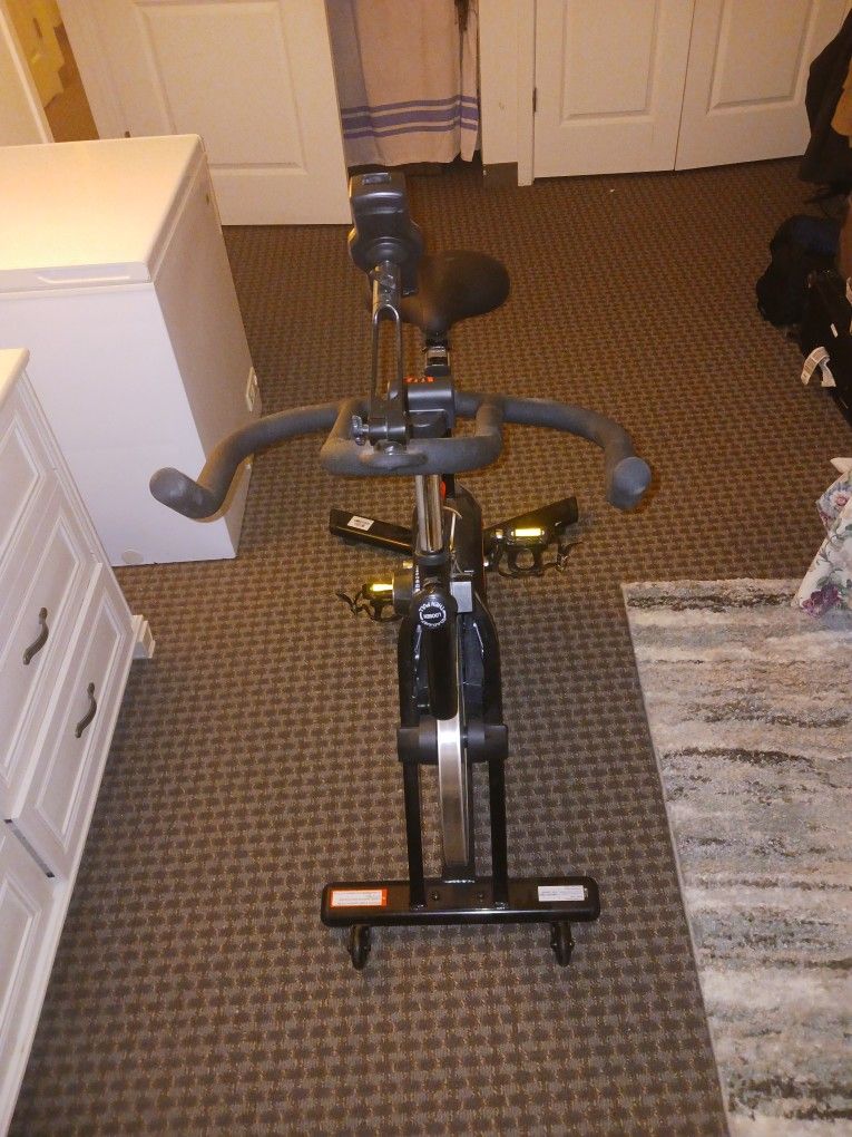 Women's And Men's Healt Indoor Cycling Exercise Bike