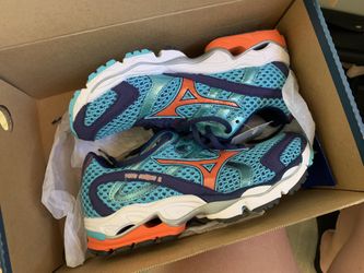 Mizuno Wave Enigma Women’s Size 7.5