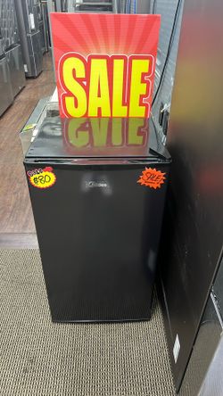 New Mini Refrigerator 3.3 cu ft. It's small and Cute.