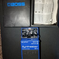 Electric Guitar/Bass pedal Boss SY-1 Synthesizer Stompbox  w/ The Box And All The Paperwork