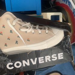 New in Box Converse Platform W9.5