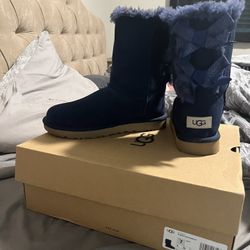 UGGS SIZE 7 