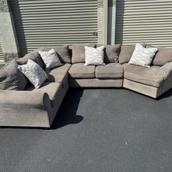 Gray Sectional W Cuddler