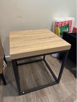 18inch Natural Oak End/Side Table