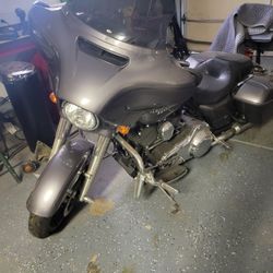 2015 HARLEY DAVIDSON STREET  GLIDE