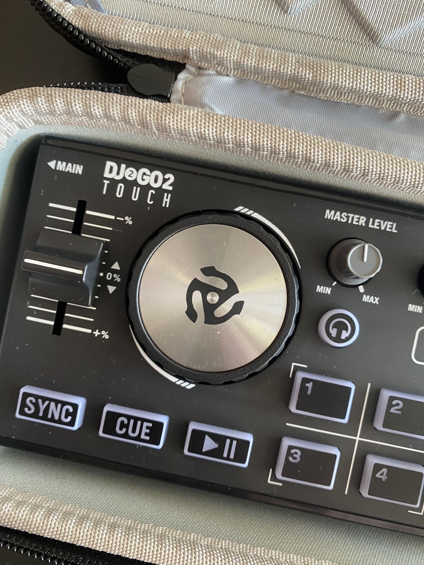Numark Dj2GoTouch