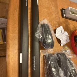 Roof Rack Cross Bars For 2019 Jeep Cherokee 