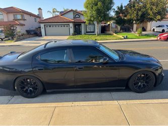 08 Dodge Charger RT (V8)