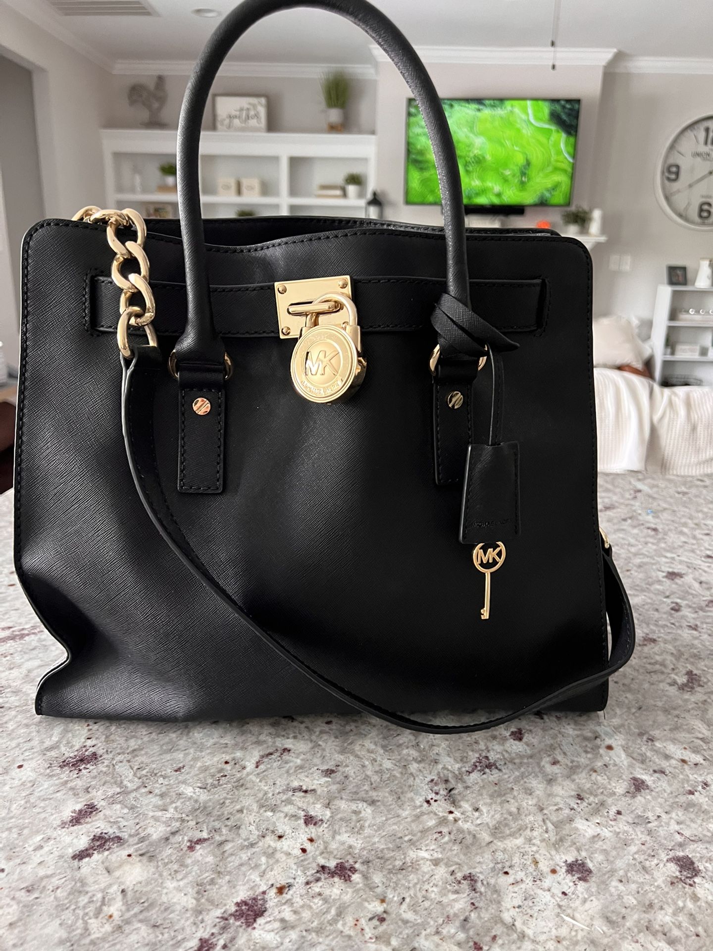 Michael Kors large Hamilton bag for Sale in Concord, NC - OfferUp