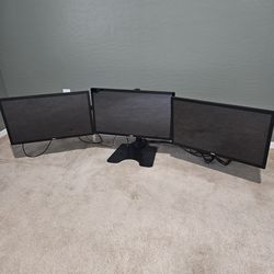 3 Monitor Stand w/ 3 24 inch Dell Monitors