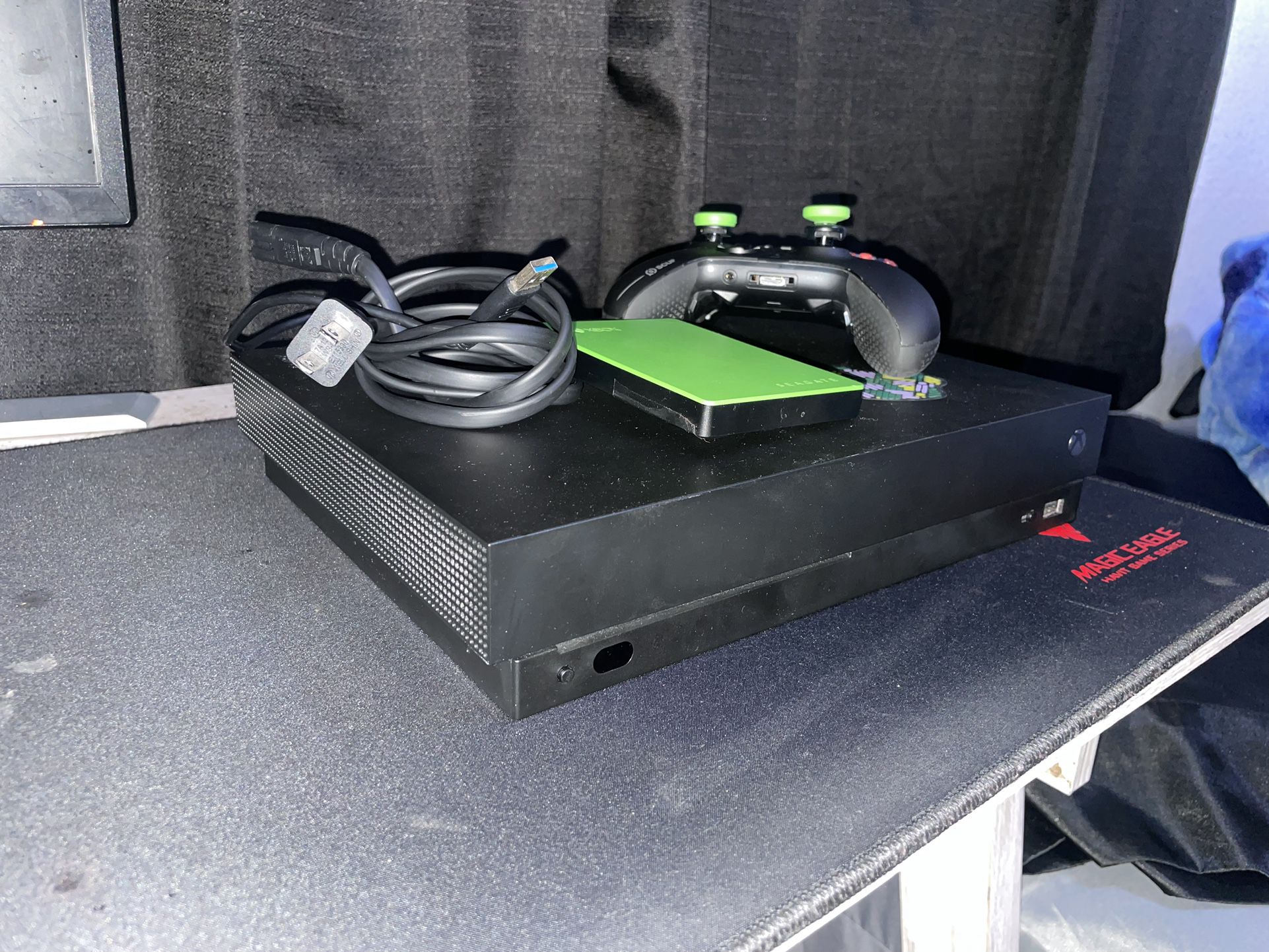 Xbox One X And Scuff Controller 