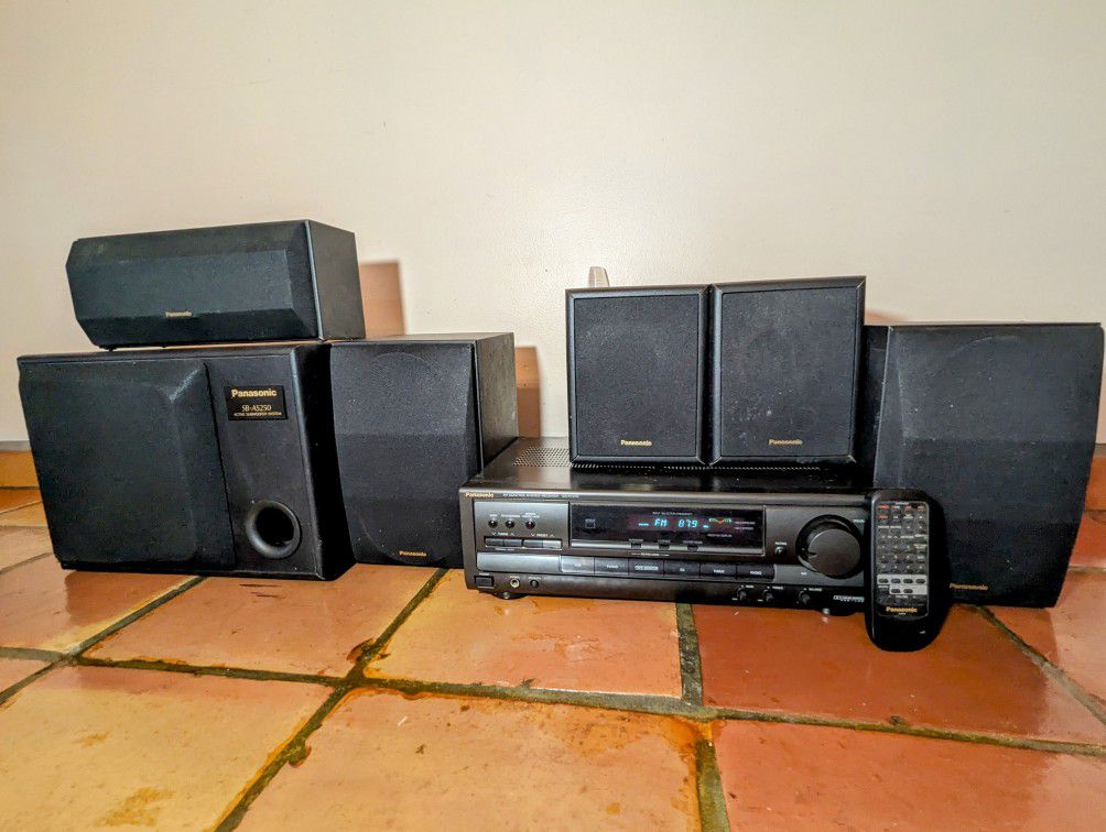 Vintage PANASONIC AV CONTROL STEREO SYSTEM MODEL SA-HT210 (receiver, subwoofer, 5 speakers, remote)
