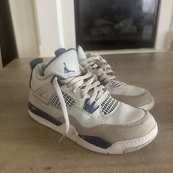 Jordan 4 Military Blue BOYS Size 3.5 
