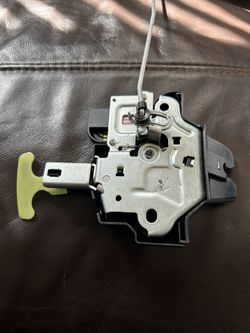 Toyota Camry 2007-2011  Trunk Lid Lock Latch Power Release Handle $ 25 Or Best Offer 