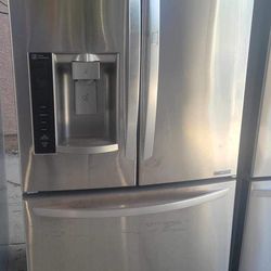 Refrigerator With Dispenser 