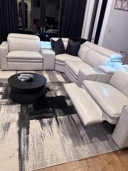 6-Piece Leather Power Reclining Sectional w/ 2 Consoles + Charging - Like New $1200 OBO