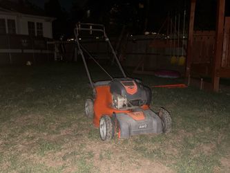 Husqvarna lawn mower self propelled (doesn’t run)