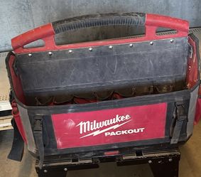 MILWAUKEE 20" PACKOUT OPEN TOTE TOOL BAG 32 POCKETS 48-22-8320 used