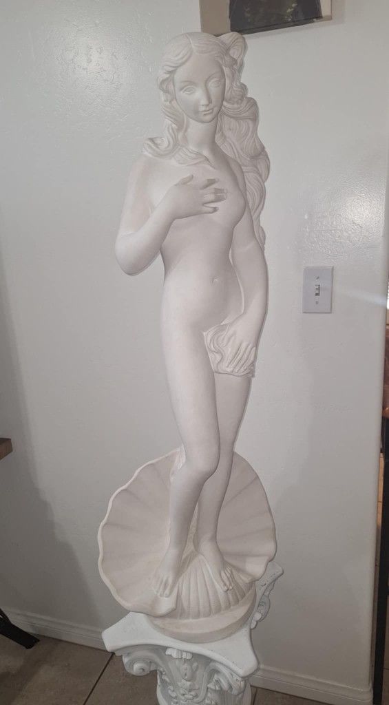 VENUS STATUE