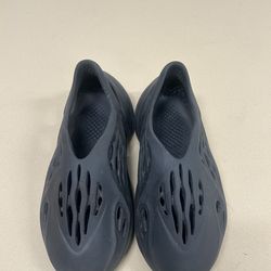 Adidas Yeezy Foamrunner