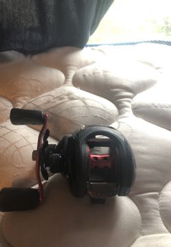 Abu Garcia Black Max (Left)