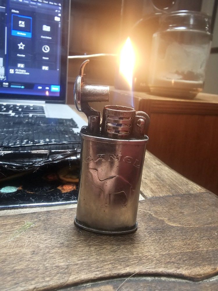 / vintage camel lighter