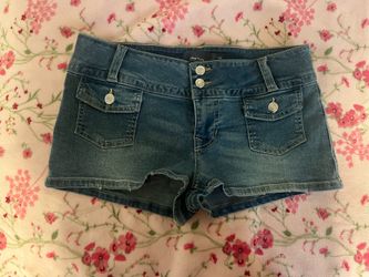 Mini jean shorts- never worn before, size 7