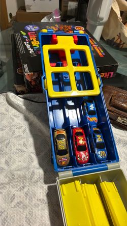 Vintage Hot Wheels National Championship Drag Strip Sto 'N Go Set + Cars