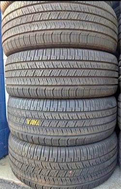 235/55/19 Goodyear set de llantas usadas en buenas condiciones las 4