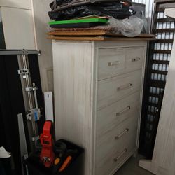 5 Piece Very Heavy Bedroom Set