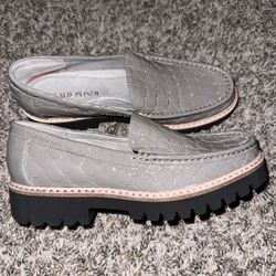 Donald Pliner leatger Hope grey Loafer Heel 7.5 Dillards Comfort leather 9346 croco patent new