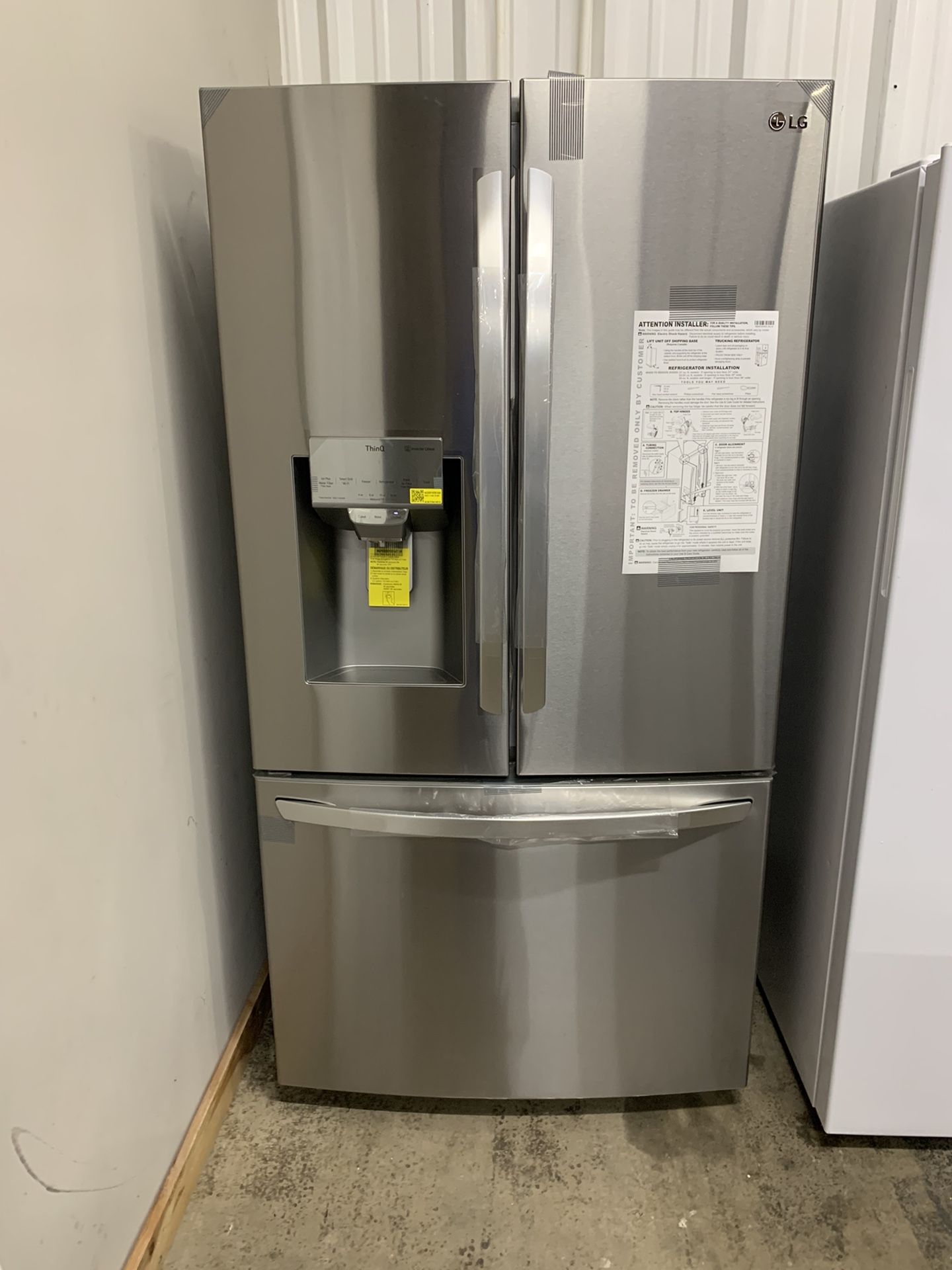 NÉW REFRIGERATOR