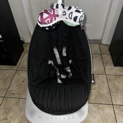 4moms MamaRoo Baby Swing (Latest Model)