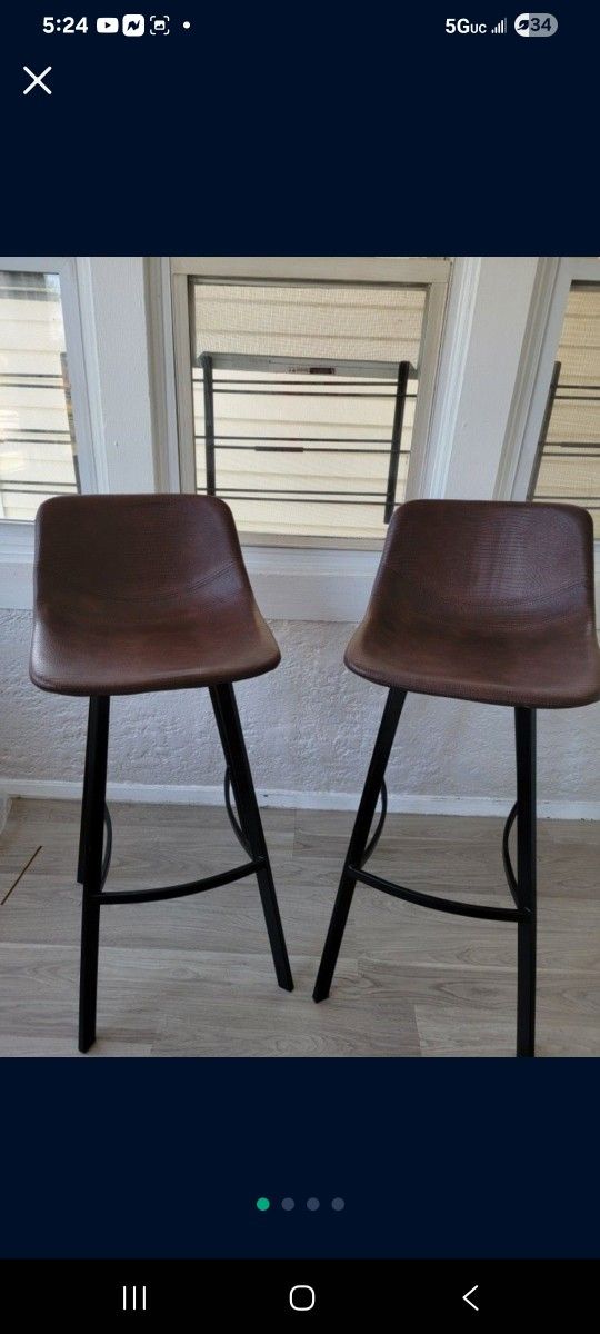 2 Bar Stool
