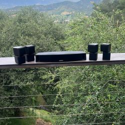 BOSE CUBE SURROUND SYSTEM