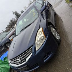 Parting Out 2011 Nissan Altima Parts