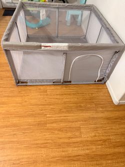 Baby playpen